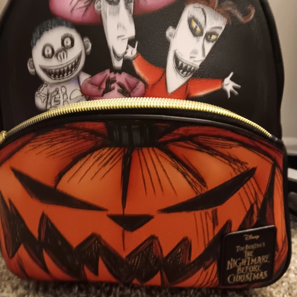 Nightmare before Christmas lock shock and barrel purse - Picture 6 of 7
